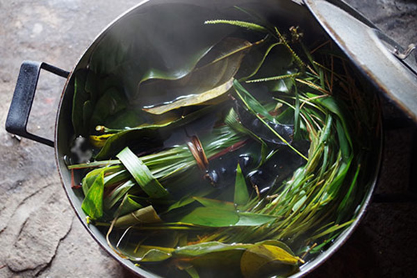 herb-bathing in Vietnam