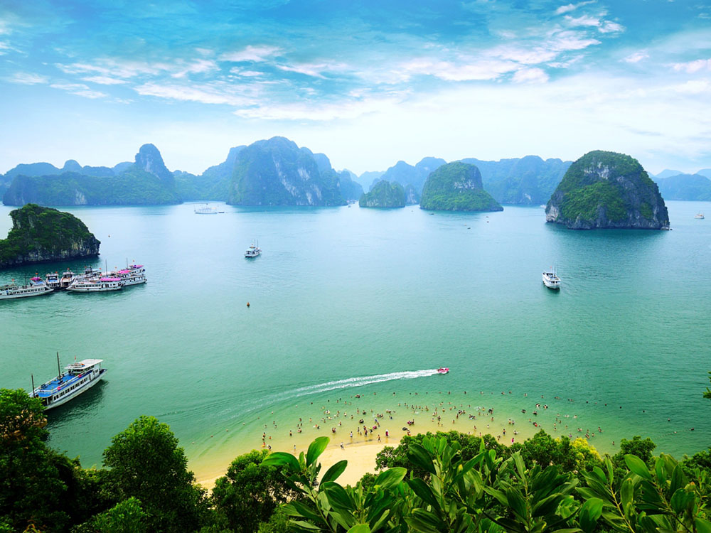 halong-bay-vietnam