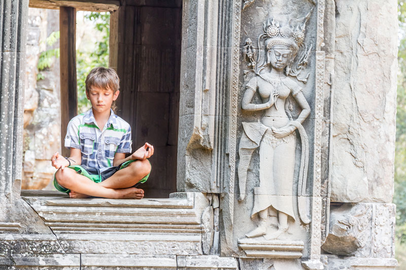 meditation-in-siemreap-angkor-cambodia