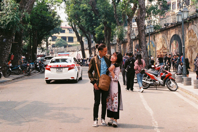 hanoi-old-quarter-local-couple-vietnam