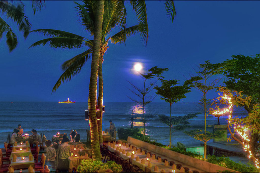 dine-under-moonlight-huahin-thailand