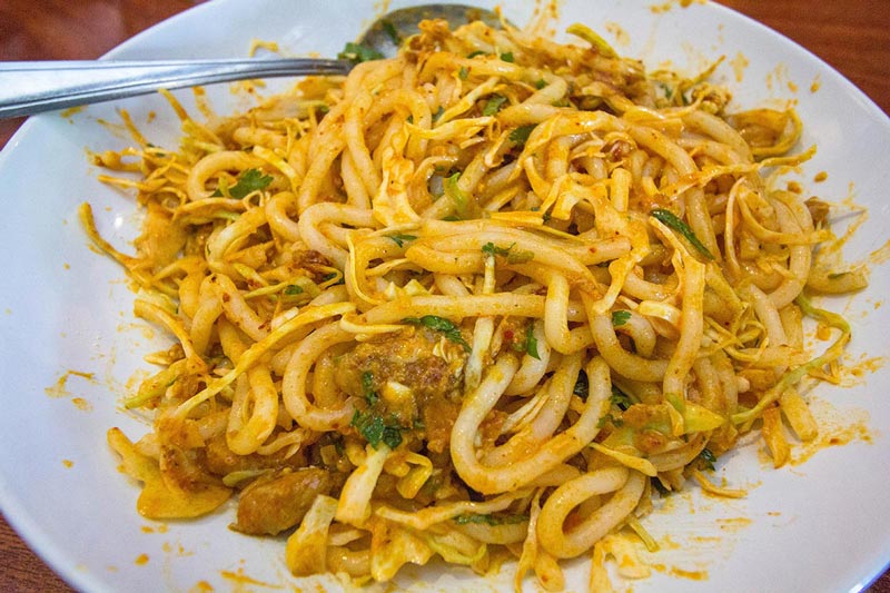 nan-gyi-thoke-burmese-noodle-dish-myanmar-sstrieu