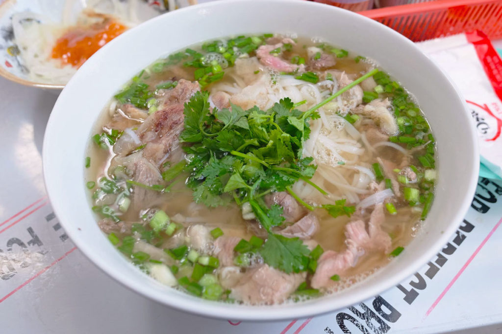 pho-beef-noodles-breakfast-in-hanoi