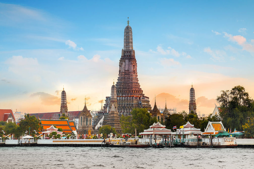 wat-arun-the-temple-of-dawn-in-bangkok-thailand