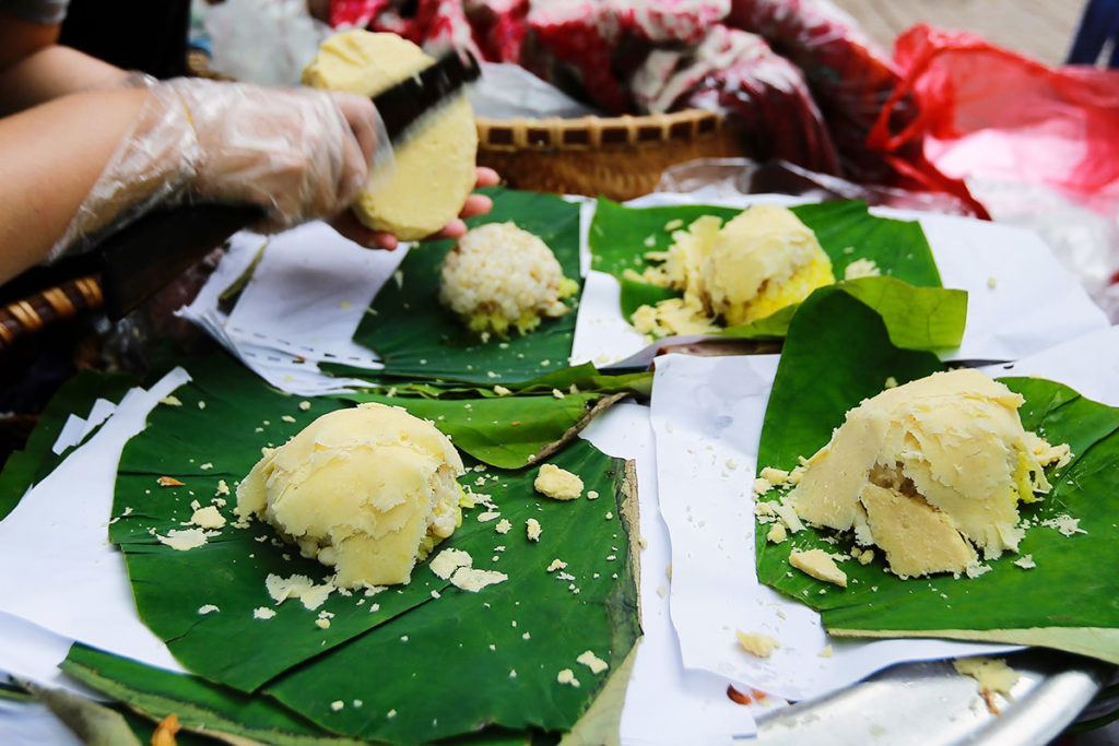 xoi-xeo-green-been-paste-breakfast-in-hanoi