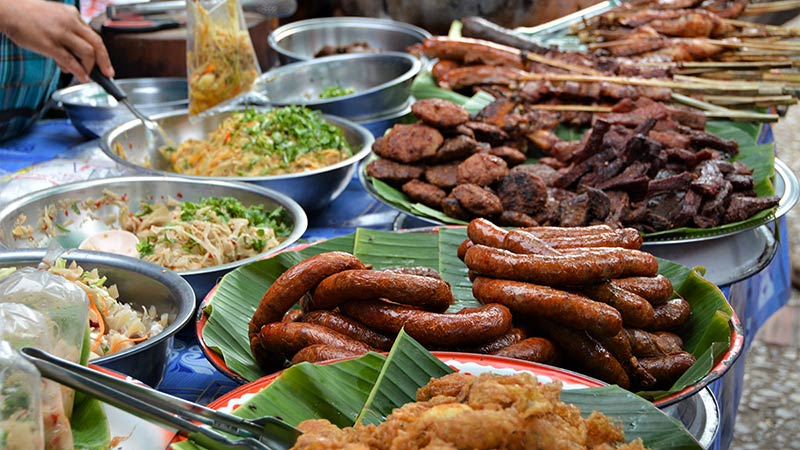 laos-luang-prabang-street-food-grilled-dishes