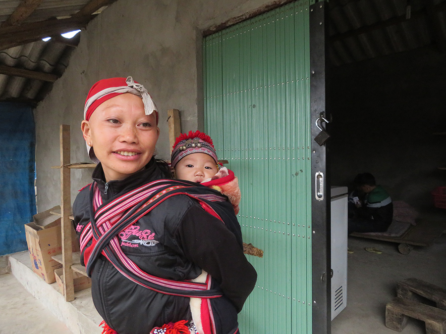 vietnam-sapa-namcang-mother-and-child