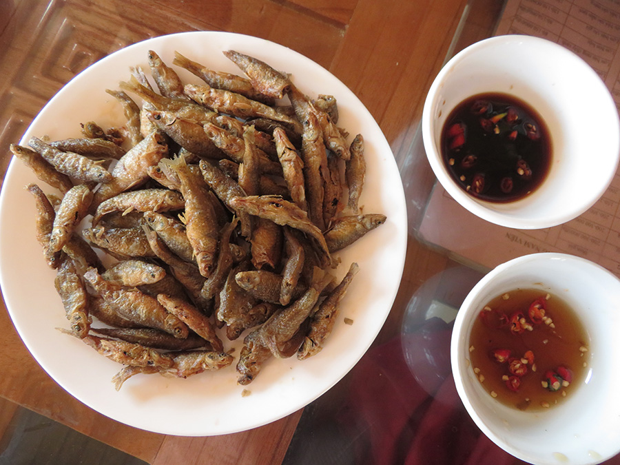 vietnam-sapa-tavan-fried-stream-fish