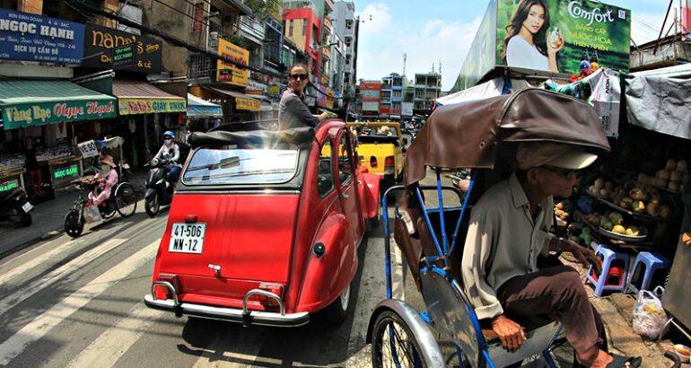 vietnam-retro-car