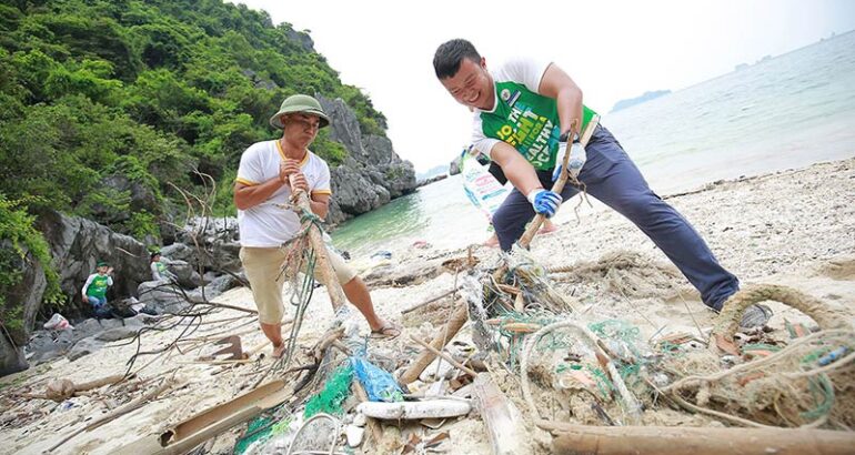 vietnam-clean-halong-bay-campaign