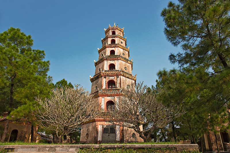 vietnam-hue-thien-mu-pagoda