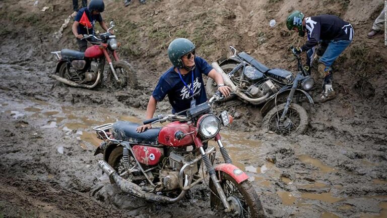 vietnam-hanoi-simson-retro-bike